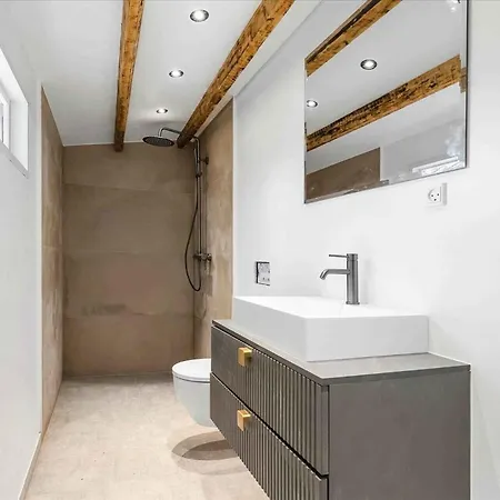 Summehouse With For 10 Great Location بيت للعطل