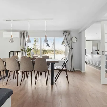Summehouse With For 10 Great Location *