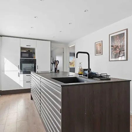 度假居 Summehouse With For 10 Great Location