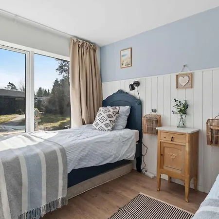 Dom wakacyjny Summerhouse With For 10 Great Location *