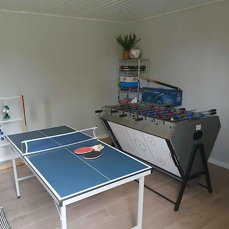 Summerhouse With For 10 Great Location *