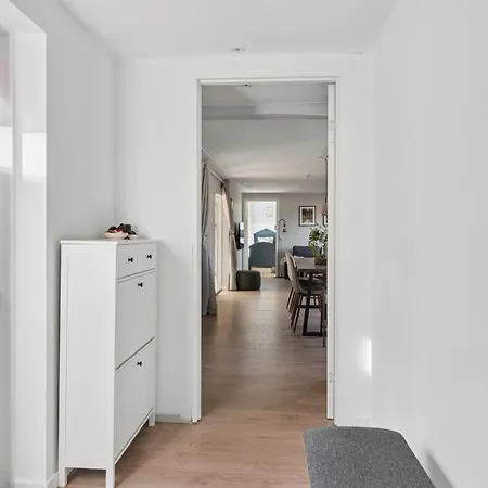 Summerhouse With For 10 Great Location Bøtø By