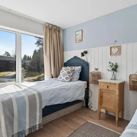 度假居 Summerhouse With For 10 Great Location