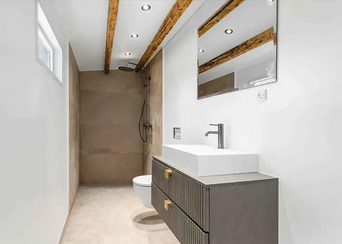 Summehouse With For 10 Great Location بيت للعطل